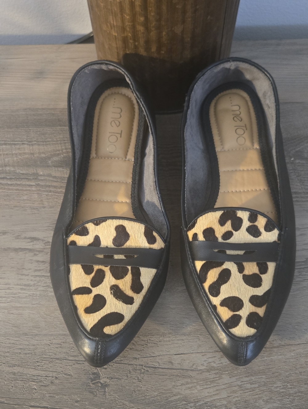 me too Black Leather Pointed Flats with Leopard Print Haircalf